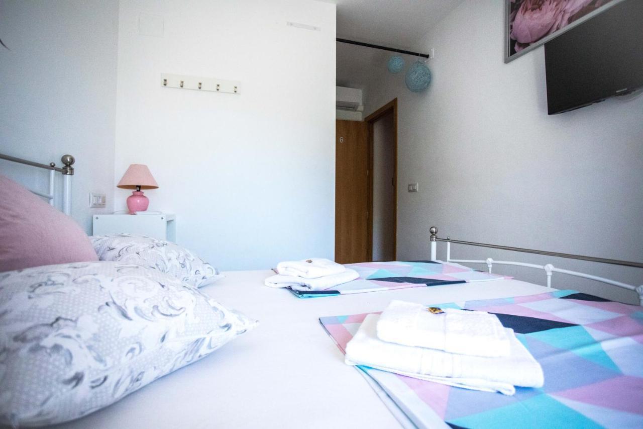 Corals B&B Apartment Дения Екстериор снимка